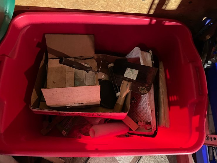 #7040-•-tote-of-painting-supplies-image-1