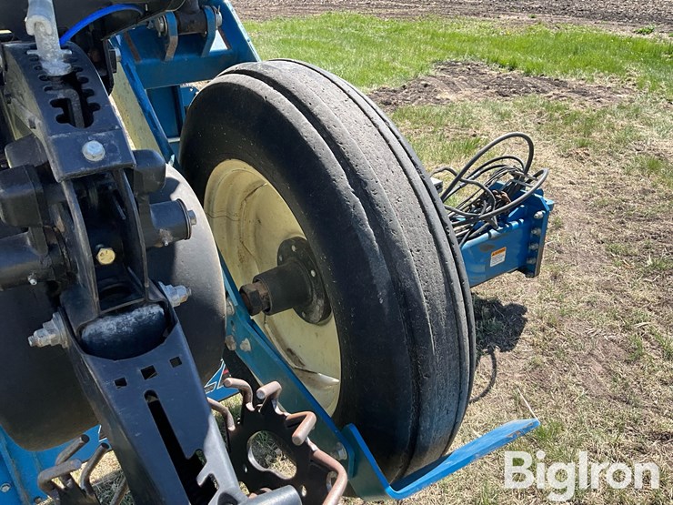 2011-kinze-3600-image-13