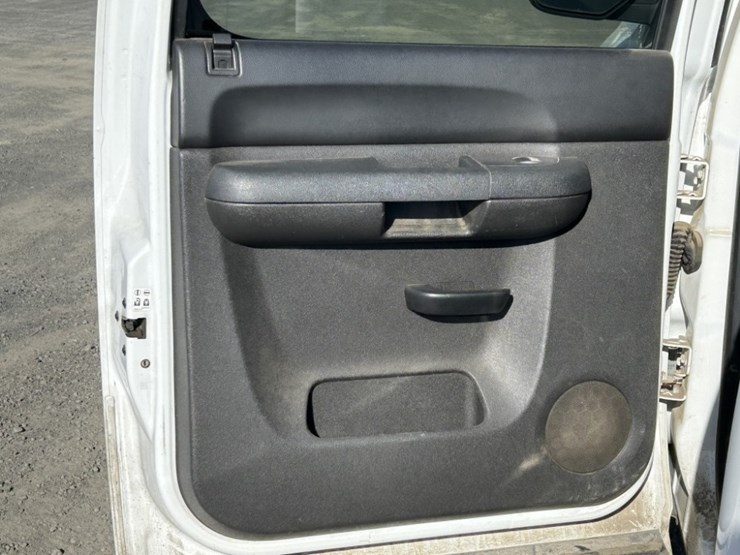 2013-chevrolet-silverado-1500-image-28