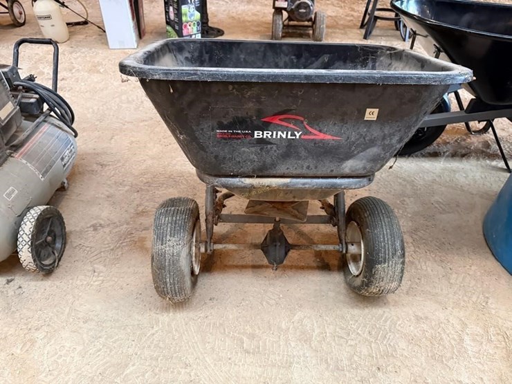 brinly-broadcast-spreader-image-2