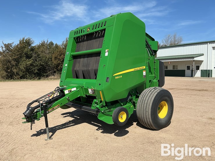 2021-john-deere-560r-image-1