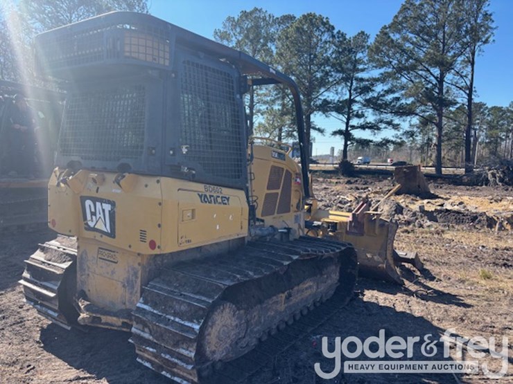2016-caterpillar-d5k2-lgp-image-5
