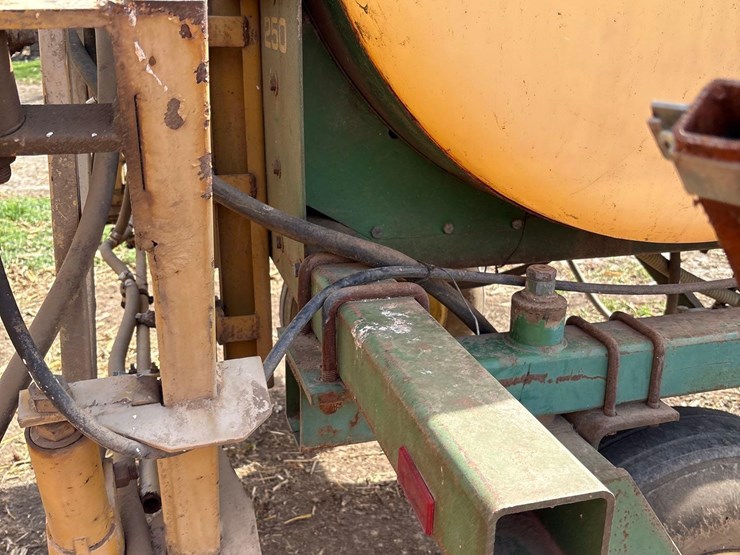 john-deere-250-image-22