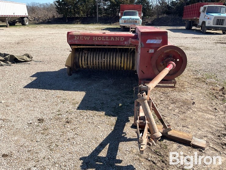 new-holland-275-image-2