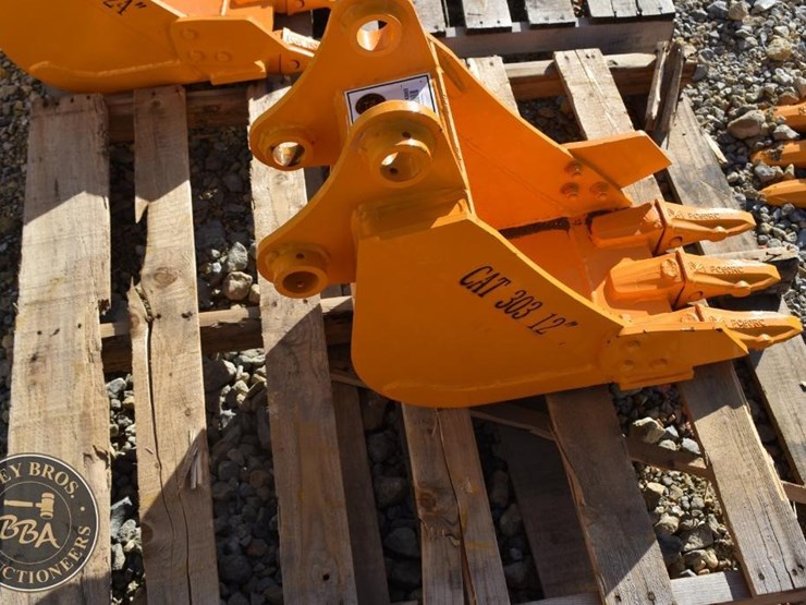 caterpillar-303-image-4