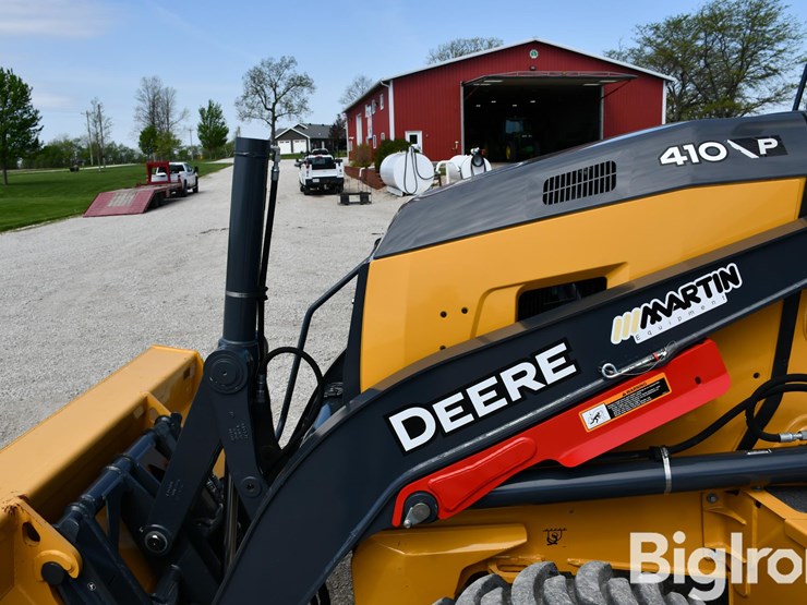 2024-john-deere-410-image-14