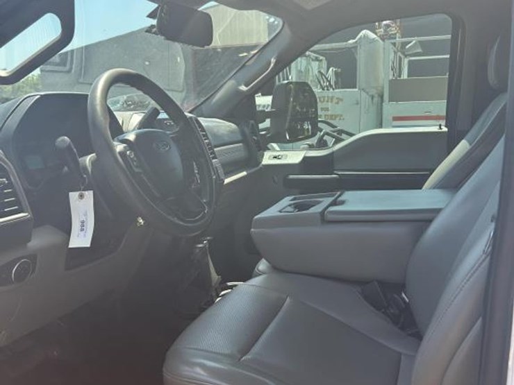 2020-ford-f550-image-13