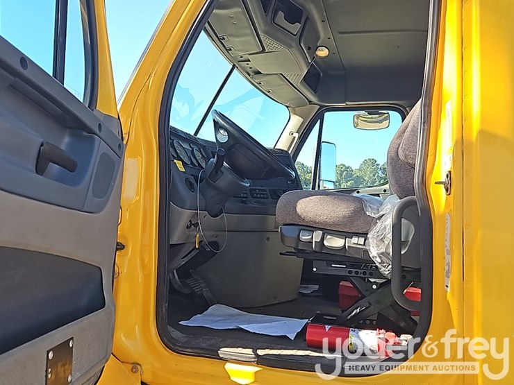 2019-freightliner-cascadia-image-20