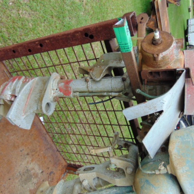 EVINRUDE ANTIQUE BOAT MOTOR