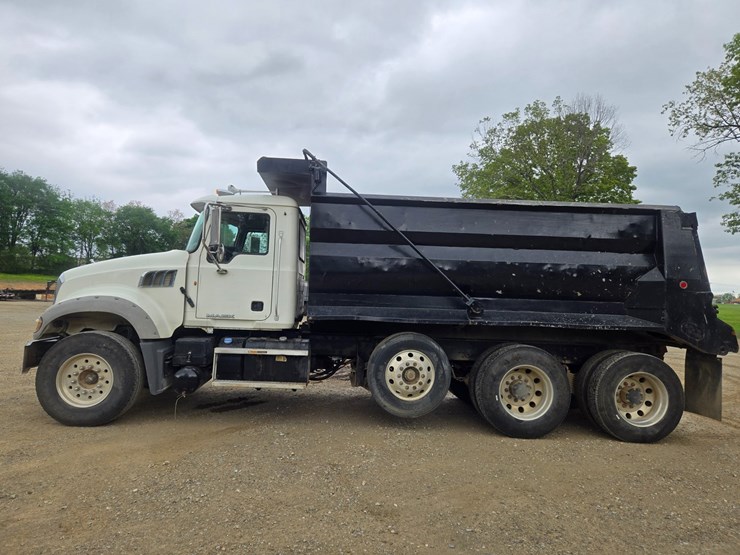 #24295-•-2011-mack-gu713-dump-truck-image-7