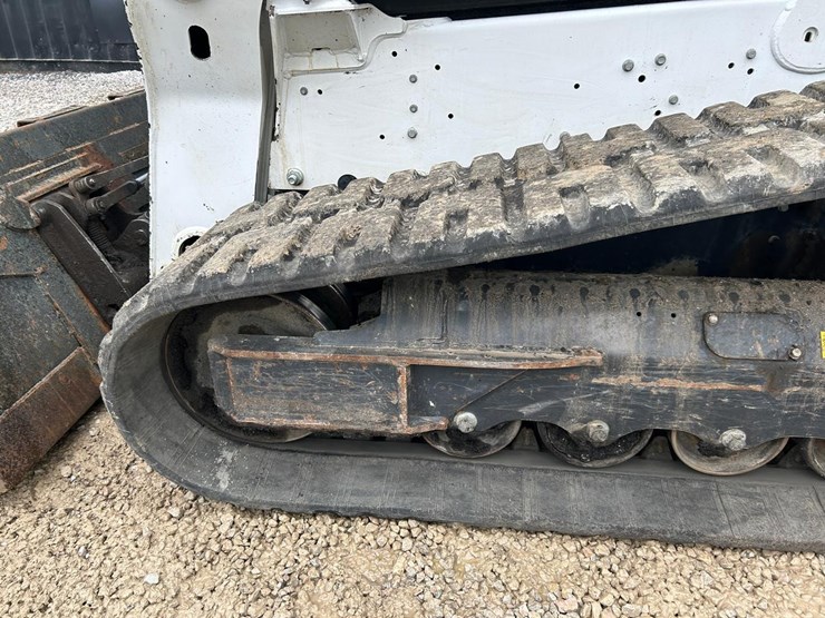 2022-bobcat-t770-image-17