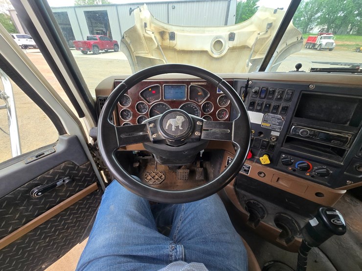 #24295-•-2011-mack-gu713-dump-truck-image-76