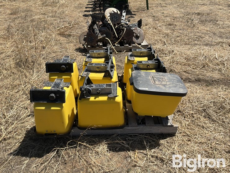 john-deere-7300-image-8