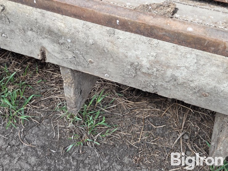 shop-built-wood-livestock-feeder-image-13