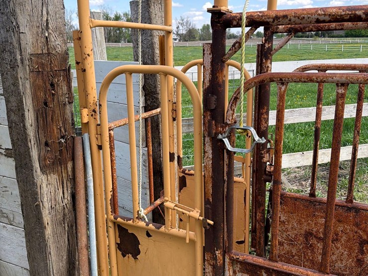 formost-chute-w/-manual-gate-image-3