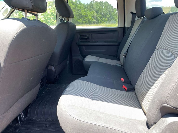 2012-dodge-ram-3500-image-14