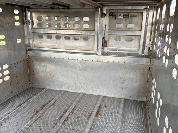 2008-wilson-livestock-trailer-image-72