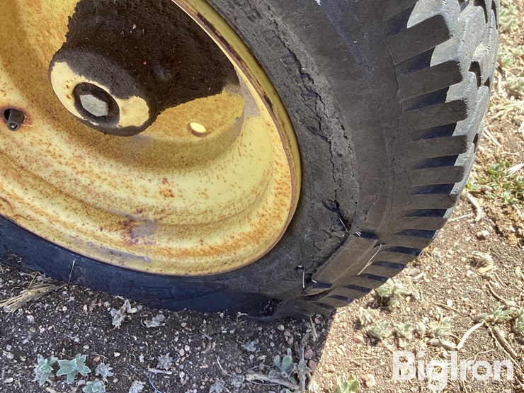 john-deere-212-image-15