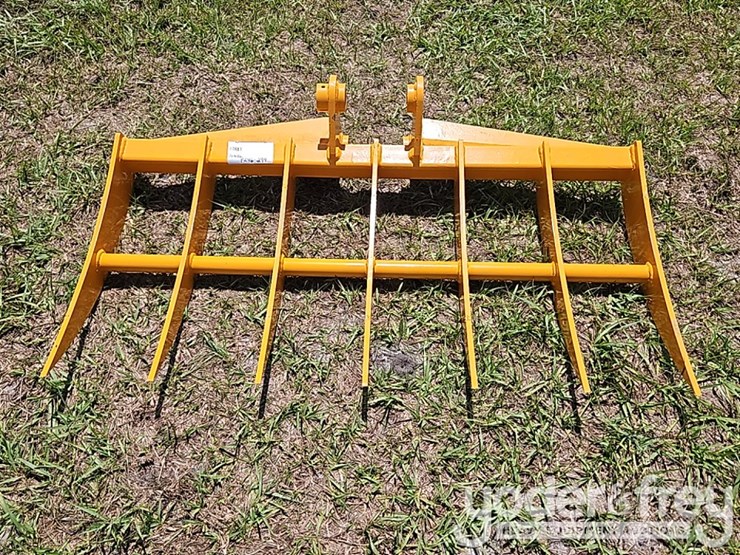 2026-caterpillar-303-image-2