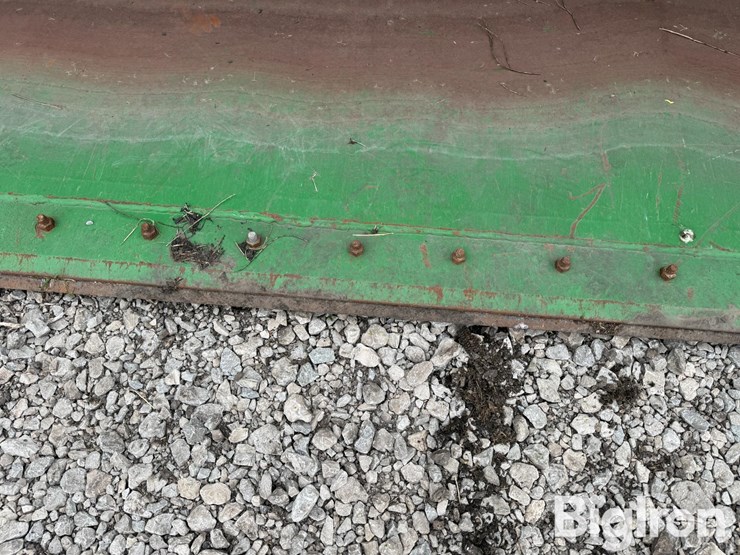 john-deere-8-image-13