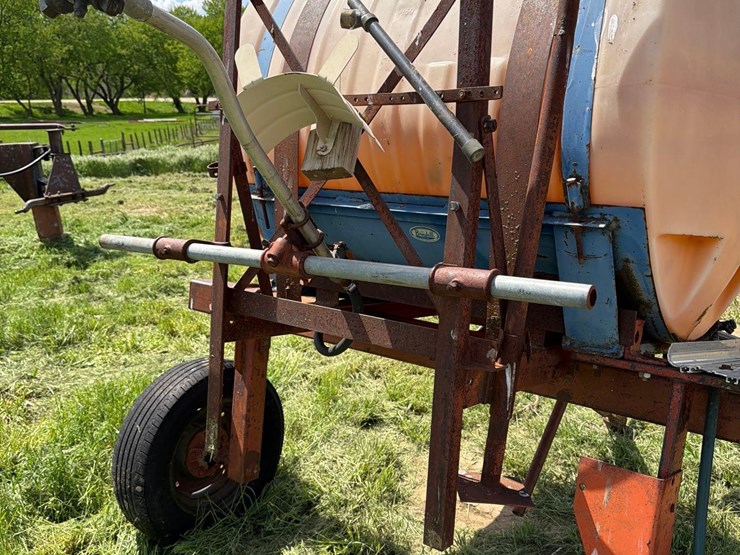 200-gallon-spray-tank-image-4