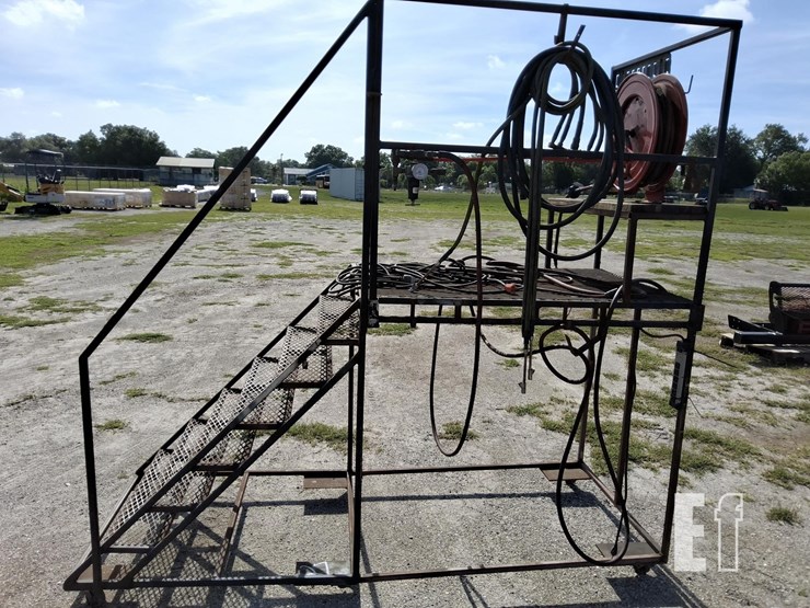 metal-landing-w/steps-image-2