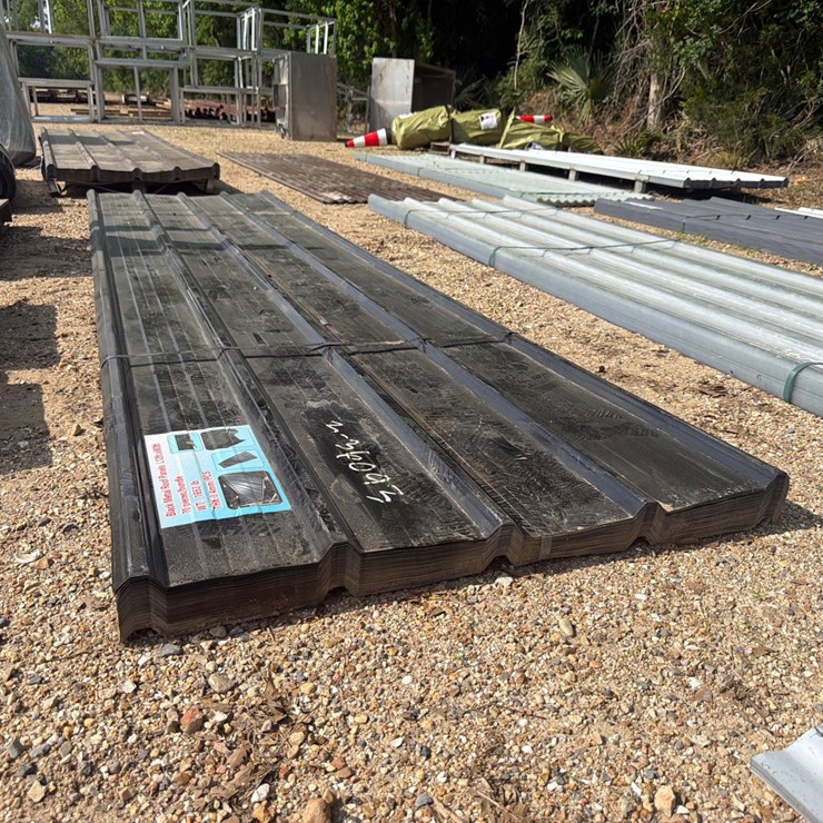 #5175 • BUNDLE OF 3FT X 12FT BLACK METAL ROOF PANELS