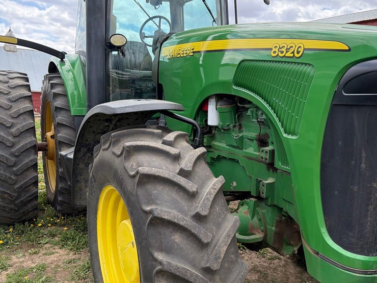 john-deere-8320-image-22