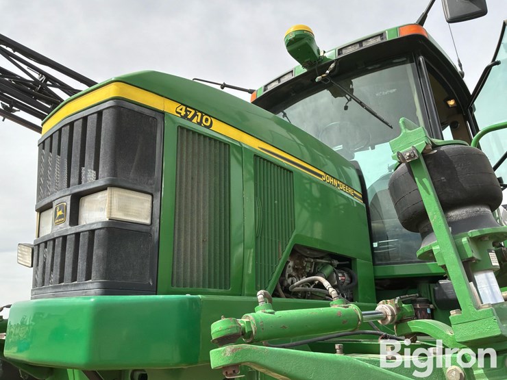john-deere-4710-image-10
