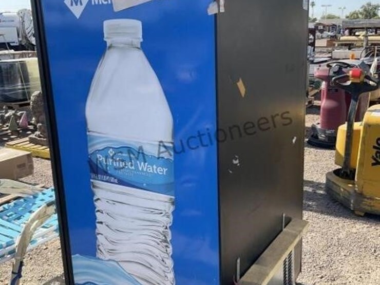 crane-beverage-vending-machine-image-2