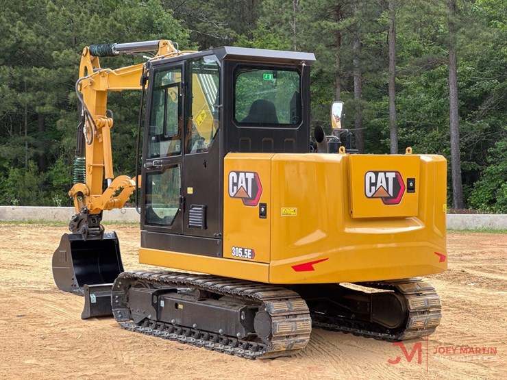 2021-caterpillar-305.5-image-1