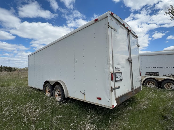 2002-continental-enclosed-trailer-image-4