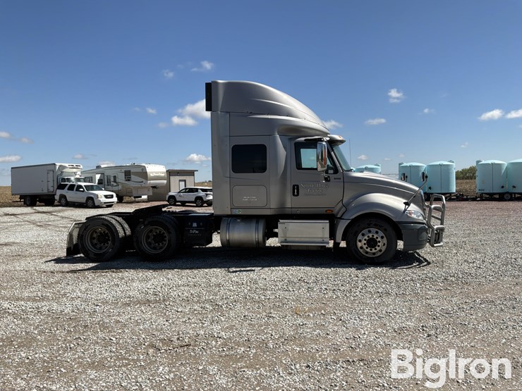 2016-international-prostar-image-4
