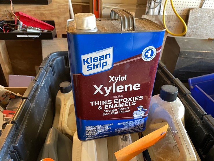 #7027-•-tote-of-misc.-fluids-image-4