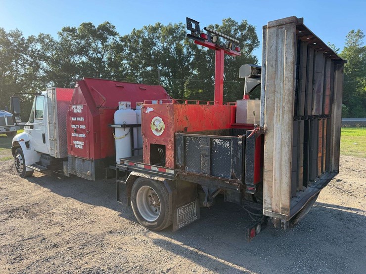 2006-international-durastar-4300-image-7
