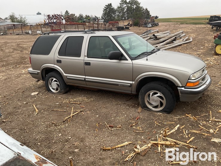 1999-chevrolet-blazer-image-4