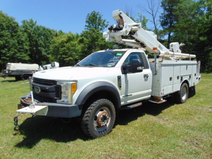 2017-ford-f550-xl-image-1
