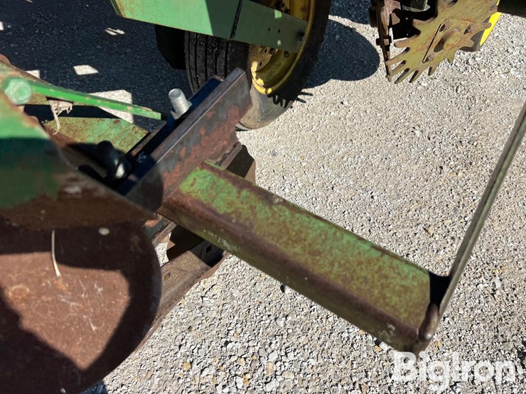 john-deere-7000-image-16