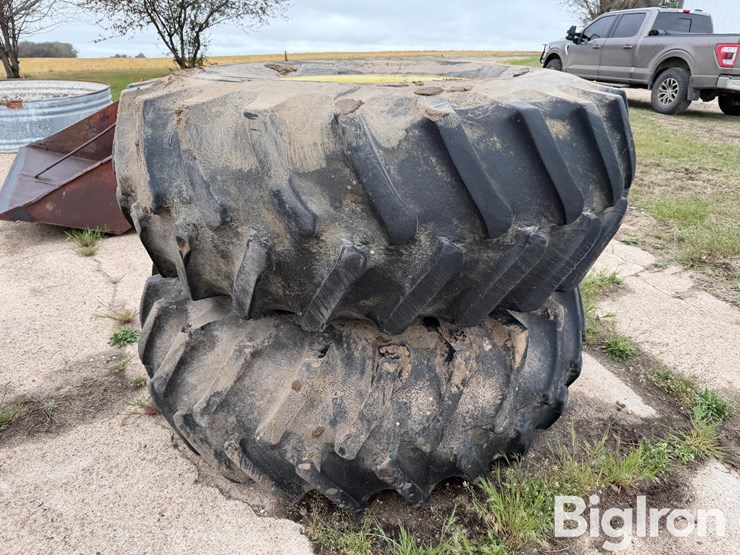 24.5-32-tires-&-rims-image-2
