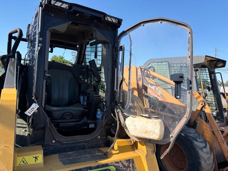 2024-asv-rt-75-heavy-duty-skidsteer-image-17