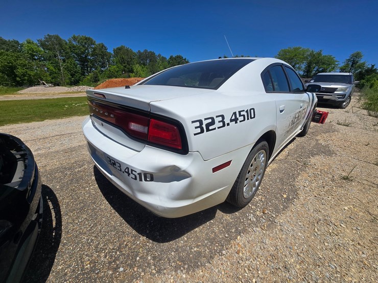 #24339-•-2014-dodge-charger-passenger-car-image-7