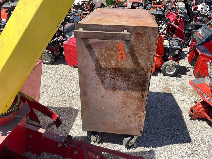 #7412-•-steel-cabinet-on-wheels-image-2