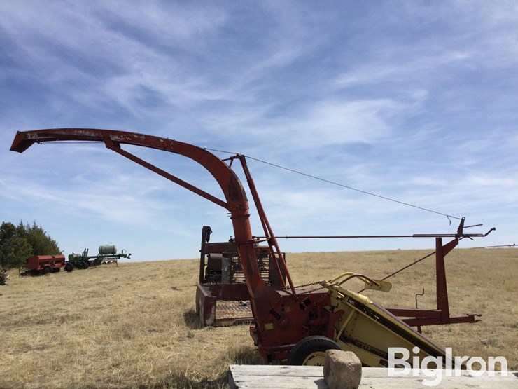 new-holland-880-image-4