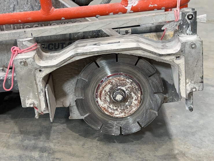 2021-husqvarna-soft-cut-x150-saw-image-8