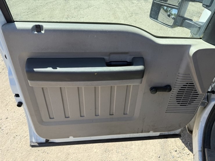 2009-ford-f350-image-26