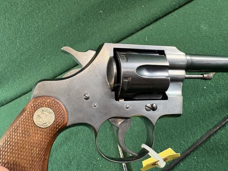 colt-official-police-38spl-revolver-image-11