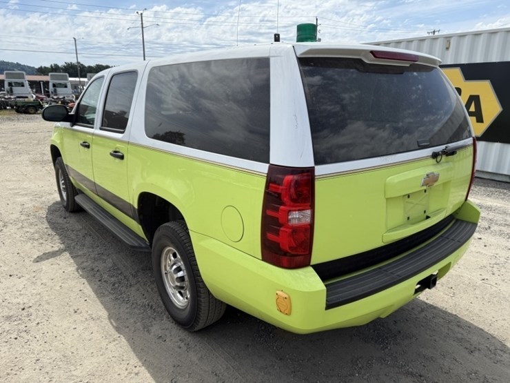 2007-chevrolet-suburban-2500-image-6