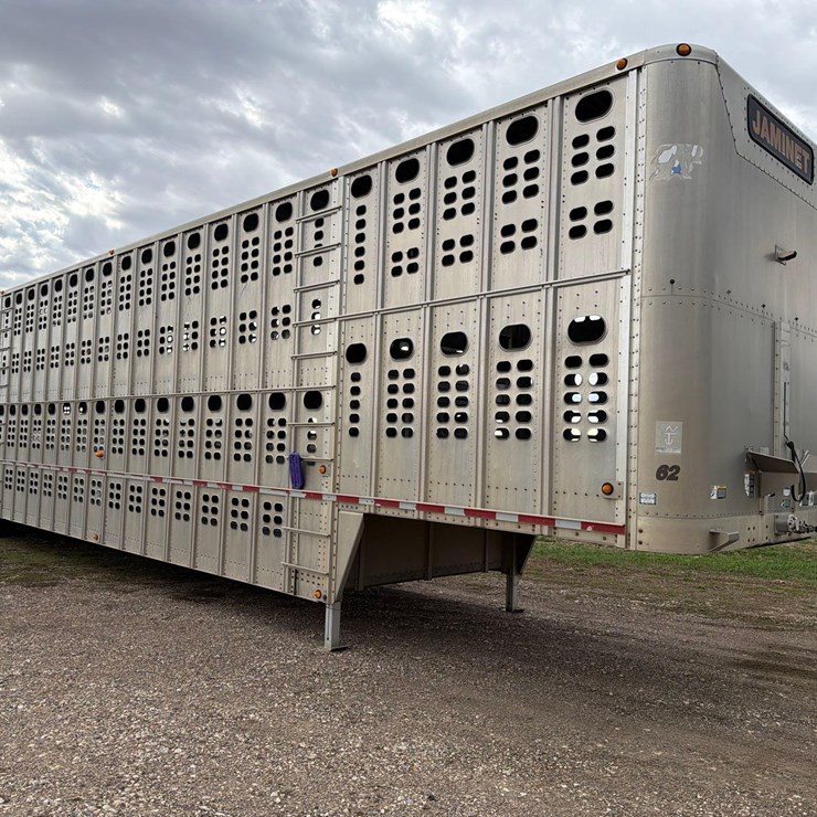 2008 WILSON LIVESTOCK TRAILER