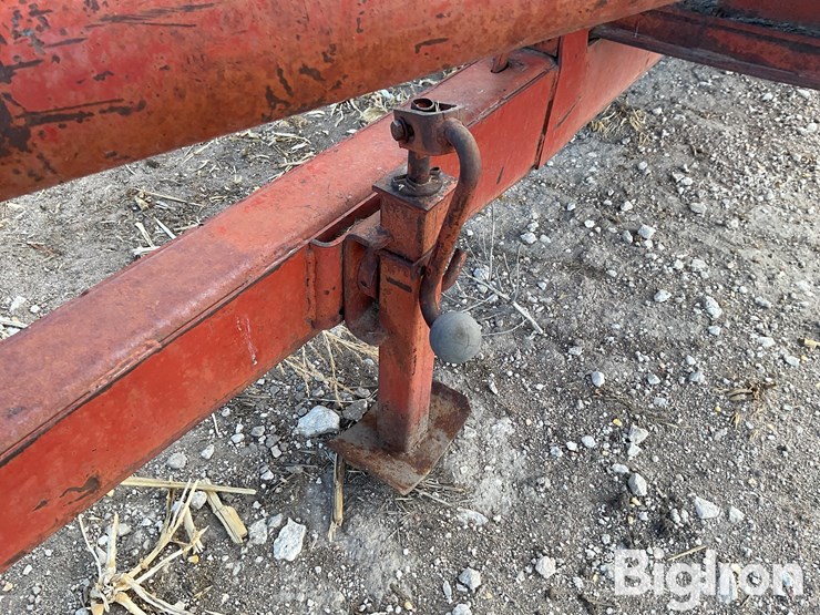 new-holland-285-image-12