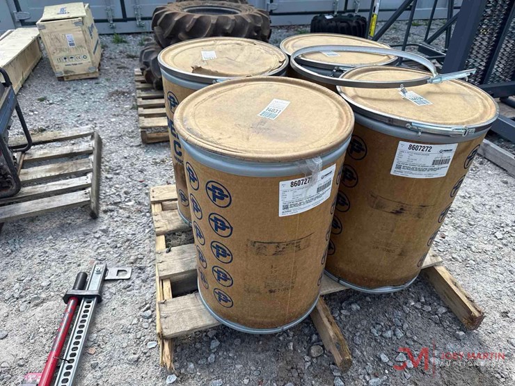 barrel-of-new-various-3/8"-chains-image-1